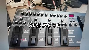 Boss ME 80 ME 90  Guitar Multi-Effects Pedal with Power Adapter