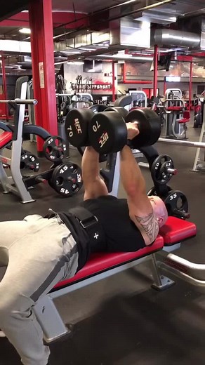 17K views · 782 reactions | CHEST WORKOUT FOR MASS ✳️3 sets of each ✳️8-10 reps each exercise ✳️Rest between sets = 90 seconds Working out the chest is all about keeping constant tension. Prevent the elbows from locking out on top, and keeping the shoulder blades retracted are optimal for chest gains! FREE 30-Day Plan: https://renshawspt.com/workout-series Build Muscle After 30: https://renshawspt.com/get-started | Renshaw's Personal Training | Facebook