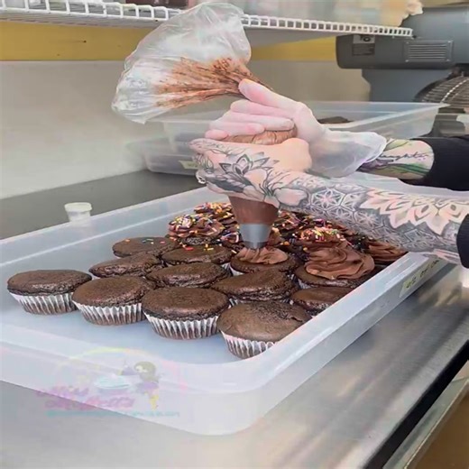 Miss Moffett's Mystical Cupcakes | This step matters most. ⏳ #buttercream #cakevideos #reelsinstagram #foodcontent #fblifestyle | Instagram