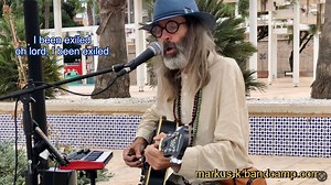 78K views · 6.3K reactions | Busker loops the BLUES in Cartagena,...