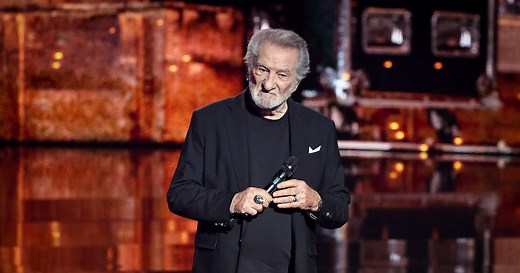 Eddy Mitchell malade: on sait de quoi souffre le chanteur de 82 ans