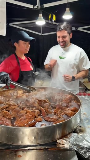 Alex Serrano on Instagram: "$100 de Cali Burritos en @tacoselvenado 🌯"