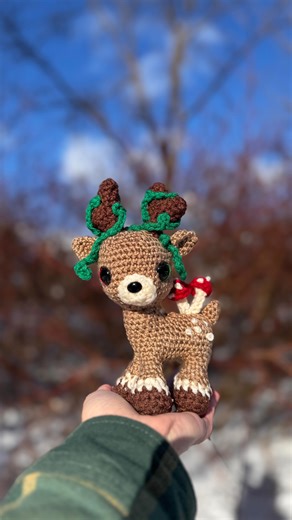 Stitch and Starfall on Instagram: "Struggling with floppy necks? Try this! This was such a game changer for me! Now my patterns are way sturdier and so much cuter 🥰 Interested in joining The Fantasy Makers Guild for patterns, crochet tips, and fantasy book club talk? Only 143 Apprentice spots left!! 👉 Link in Bio 👉 Make an account 👉 Request to join 👉 Start learning! #crochet #prythian #acotar #amigurumi #bookishcrochet #bookstagram #crochettips #Suriel #crochetamigurumi #amigurumi #fantasy"