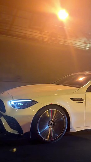 C63 AMG: El poderoso coche de lujo que deslumbra en Oujda