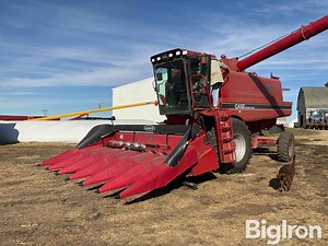 1986 Case IH 1660 2WD Combine W/Corn Head | Agriculture