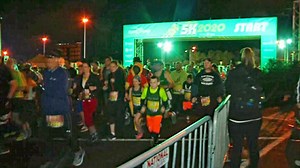 Thousands of Runners Kick Off Disneys Annual Marathon