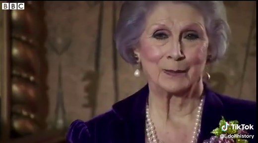 April Ashley MBE (29 April 1935 - 27 December 2021) was an English model. She was outed as a transgender woman by The Sunday People newspaper in 1961 and is one of the earliest British people known to have had sex reassignment surgery. #aprilashley #uk #paris #elvis #transicon #trans #transgender #transsexual🏳️‍⚧️ #60s #60smodels #transmodel #transhistory