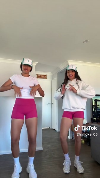 Exploring Māori Twining Techniques for Beginners