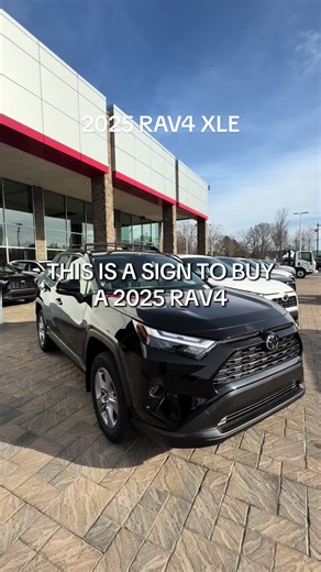 2025 RAV4 XLE: Your Sign to Upgrade This New Year