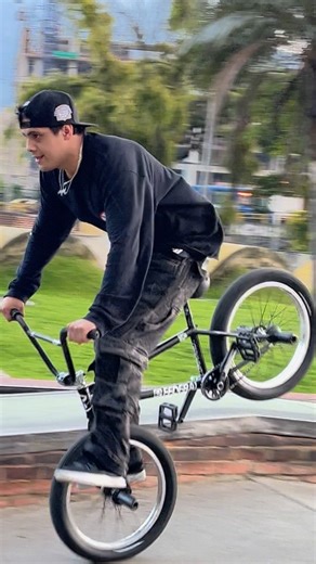 Rider Ian Bm X on Instagram: "Fails Strong 🔥🐐🚳 @camilo01bmx 🎥 #bmx #fail #bike #cycling #bmxfreestyle"