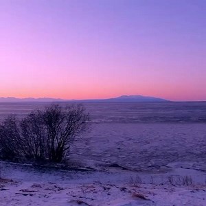 It's early evening and the sun has been gone for hours already on this shortest day of the year. Happy Winter Solstice everyone! Video by @the49thsupplyco Some views never get old. Happy Winter Solstice y'all. #alaska #thealaskalife #solstice #winter #wintersolstice #sleepinglady #daylight #sun #ice #snow #cold | The Alaska Life