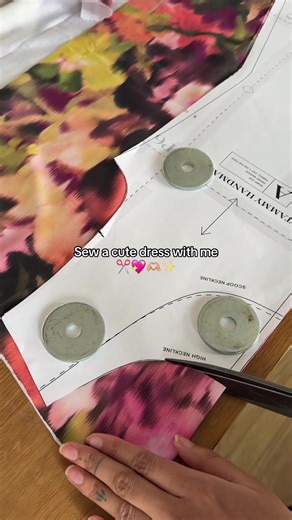 This is your sign to start sewing with knits!! 🙈 Romy top pattern is linked in my bio ❤️ #sewing #beginnersewing #sewingpattern #sewingtiktok #sewingproject