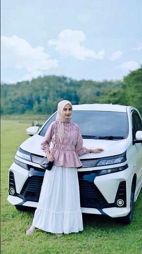 Ide pose foto di depan mobil buat cewek #idefoto #photography