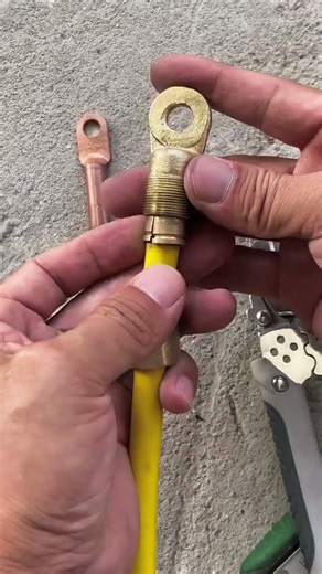 ⚡ How to Make a Strong Wire Connection (Electrician Trick) #Electrical #DIY #WireConnection #shorts