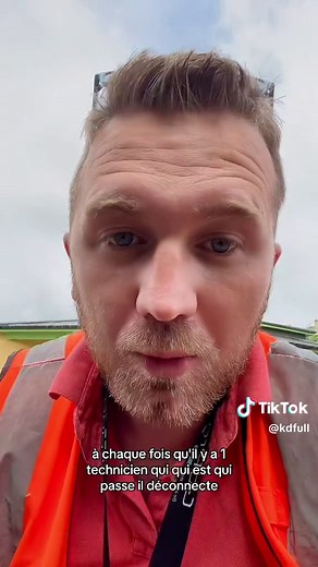 Technicien Fibre Optique installation de la fibre je suis le quatrième Technicien. Impossible de trouver le point de branchement tout est erroné. J’ai passé 1h30 à trouver le point de branchement, mais il s’est passé quelque chose #fibre #fibreoptique #fibreoptique🇫🇷 #raccordement #raccordement #internet