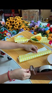 120K views · 1.8K reactions | TUTORIAL FOR SINGLE WRAPPING BOQUET FOR TULIPS  #wrappingtutorials | Wrapping tutorials 2.0 | Facebook