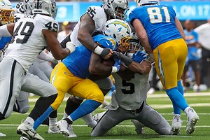 Chargers, Raiders Players Scrap In The End Zone As Bolts 'Run Up' Score