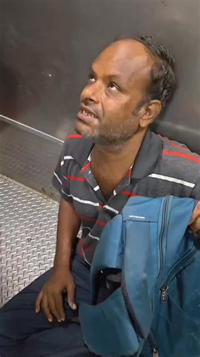 ஸ்ரீராம் ரவிச்சந்திரன் on Instagram: "25.12.2025 ராமேஸ்வரத்திலிருந்து தாம்பரம் (16104) வரை செல்லும் A/1 பெட்டியில் மடிக்கணினி மற்றும் அது சார்ந்த விலையுயர்ந்த சில பொருட்கள் காணாமல் போனதாக புகார் எழுந்த உடனே தகவல் அறிந்து துரிதமாக செயல்பட்டு அதே ரெயில் பணியில் இருந்த எனது அருமை நண்பர் Dy. CTI/SL/MV திரு M. சரவணன் அவர்கள் அனைத்து ரயில் பெட்டிகளையும் ஆராய்ந்து கடைசியில் பொது பெட்டியில் மேற்கண்ட பொருட்களை திருடி பதுக்கி வைத்திருந்த திருடனை கண்டுனர்ந்து மறைமலைநகர் ரயில் பாதுகாப்பு படை அலுவலர்களிடம் ஒ