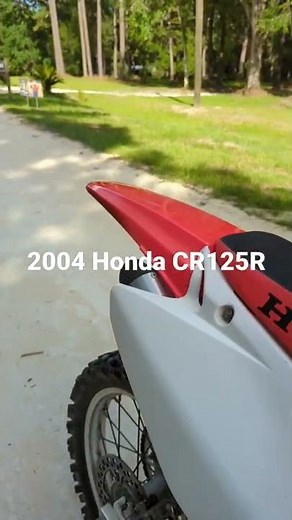 So what exactly does the rev limiter on a two-stroke sound like? 🤯