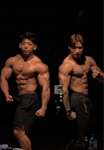 Muscle Flexing Techniques for Men’s Physique