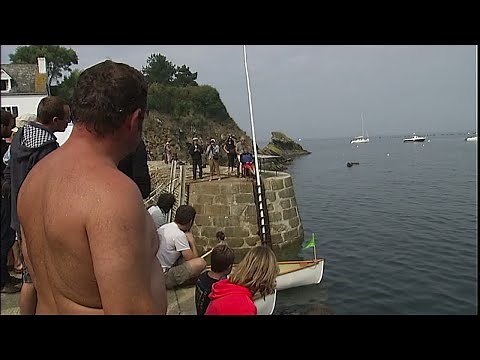 The French island of Groix, land of stern sculling