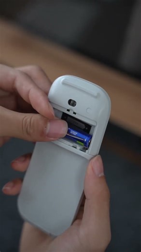 This mouse SNAPS into 2 modes! 🤯 (Folding Mouse)