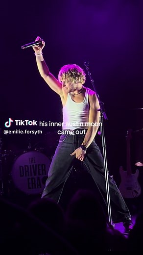 Ross Lynch: His Inner Austin Moon Shines!