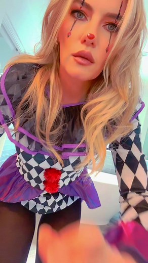 Just clowning around… 🤡 #halloweenlook #happyhalloween