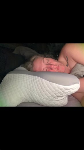 This VIZIM Ergonomic Infinity Memory Foam Pillow has been a complete game changer for my sleep. The dual height neck support actually aligns my spine, relieves neck pain, and I’m finally waking up without stiffness. If you’re a side or back sleeper dealing with discomfort, this pillow is 100% worth it. Deep sleep, better posture, and real pain relief all in one. #NeckPainRelief #SleepBetter #MemoryFoamPillow #ErgonomicPillow #PainRelief