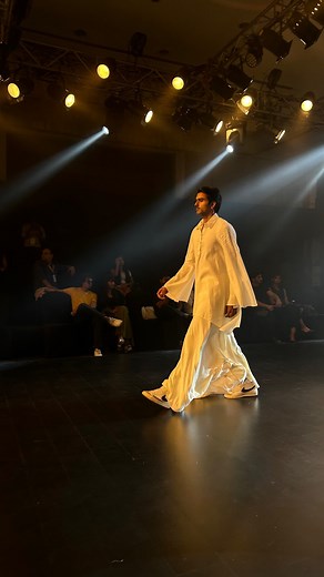 The Khadi Collection by @officialmodelcreators debuted at Delhi Times Fashion Week, blending traditional Khadi craftsmanship with contemporary fashion. Featuring handspun and handwoven Khadi, the collection’s innovative designs and silhouettes celebrate India’s heritage and modern sensibilities. From woven saris to chic dresses, each piece showcased sophistication and eco-conscious style. The collection was praised for promoting sustainable fashion and supporting Khadi artisans, marking a signif