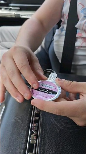 How to change a Bath & Body Works car fragrance refill