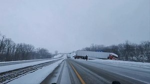 BIG PROBLEMS In Iowa City, Iowa. Semis are Jack knifing all over the place. | Storm Chaser Jaden Pappenheim