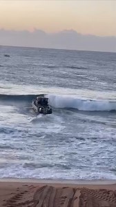 Surf Launching - Ballito; Salmon Bay 🌊🛥 Have you ever surf-launched your boat from Salmon Bay in Ballito? Barnend Nienaber, with his boat CHAOS, makes it look easy despite it being one of the most challenging launch sites on the North Coast. . 🎥 Barend Nienaber #boat #boating #boatinglife #outboard #outboardmotor #back2boating #suzukioutboards #suzukimarine #ultimateperformance #lifestyle #river #outdoors #boatinglifestyle #marina #love #watersports #fishinglife #vacation #powerboat #waterspo