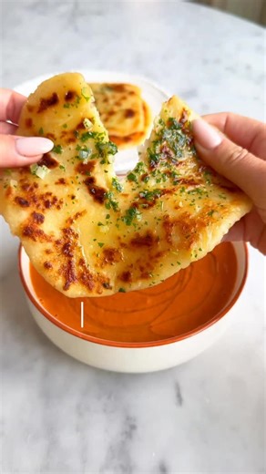 216K views · 3.7K reactions | Soupe de tomates rôti et Naan protéiné...