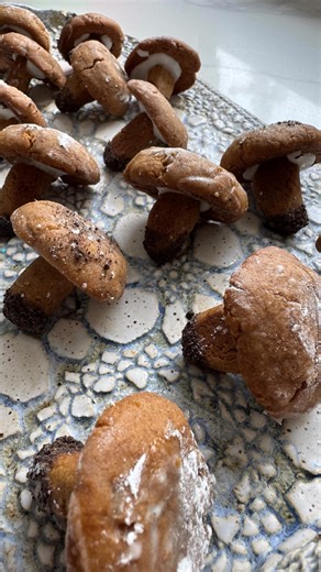 Dr. Monika | Olea Health on Instagram: "Using @loveandlemons gingerbread recipe to create the cutest little mushroom treat. . . Christmas Day lunch at our family friends wasn’t never complete without these on our cookie plate! . Ingredients ½ cup unsalted butter, at room temperature ⅔ cup packed dark brown sugar ⅓ cup unsulphured blackstrap molasses 1 large egg yolk 1 teaspoon vanilla extract 2¼ cups all-purpose flour, spooned and leveled 2 teaspoons cinnamon 2 teaspoons ground ginger 1 teaspoon