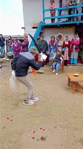 The tail of a cow and the sword, the cultural dance of the Sherpa tribe