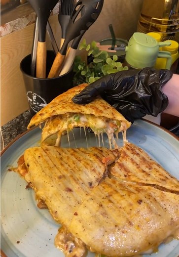 Cheesy Chicken Grill Crepes Recipe — Easy Savory Crepes