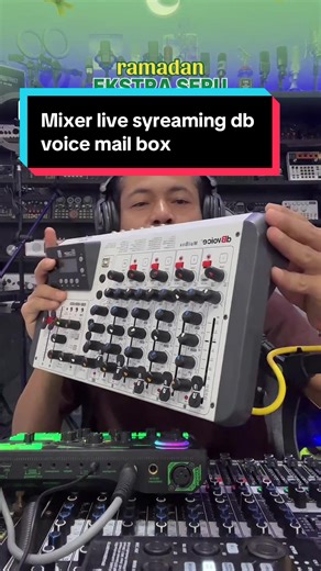 Mixer Live Streaming with 4-Channel Effects