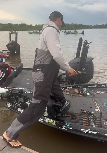 Day 2! Let’s go!! #mbeckerfishing #justcatchmorebass #fishusa #suzuki #millertechlithiumbatteries @BassFishinElectronics @FishUSA @Suzuki Marine USA @Optic Nerve @majorleaguefishing