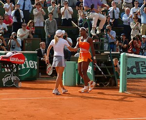 87K views · 1.7K reactions | 퐂퐋퐀퐒퐒퐈퐂 퐌퐀퐓퐂퐇 I Henin v. Williams (2003) One of the most memorable matches in this fierce rivalry ⚡️ #RolandGarros | ROLAND-GARROS | Facebook