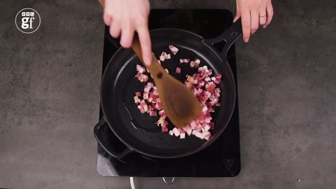 Courgette bacon pasta