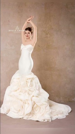 Romantic Mermaid Wedding Dress for a Sophisticated Bride