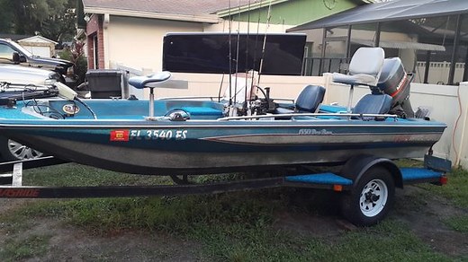 1986 Glasstream Bass Boat