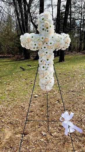 Let’s make an all white standing cross spray. | Flowers by the Bunch