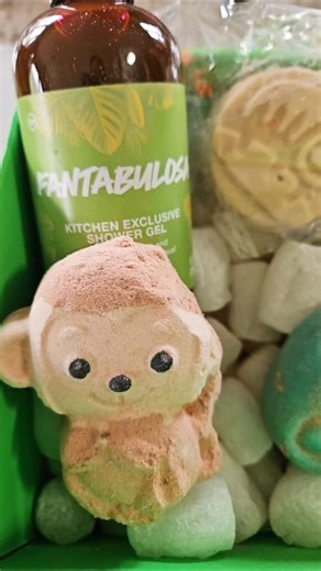 LUSH April Subscription Box Goodies! #lush