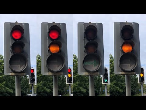 Cambridge: Newmarket Rd A1303 O/S Park & Ride, Plessey Automation Mellor & PEEK Elite Traffic Lights