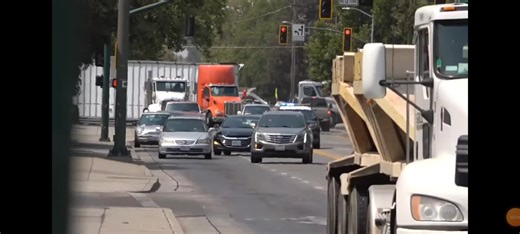 California Highway Patrol (CHP) responding to a felony stop! #backtheblue #california #CHP #ford #explorer #code3 #fypシ #policecar #follow