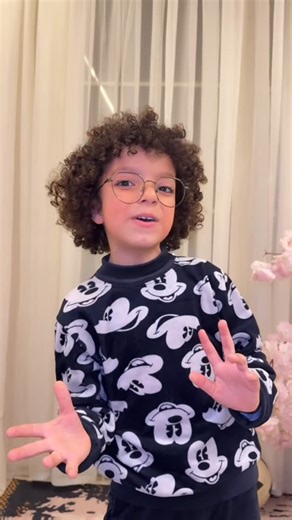 Selim Mohamed on Instagram‎: "Episode 1: من فقره سولي في الدولاب 🧸🪄 لو عجبتكم الفكره اكتبولي في الكومنتس episode 2 ياسولي🥰🫶🏻 Hoodies from @papafayodofficial #hoodie #fashionblogger #hoodies"‎