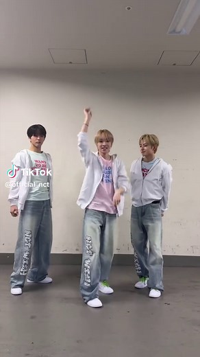 아기돼지삼형제와 NCT WISH의 귀여운 이야기