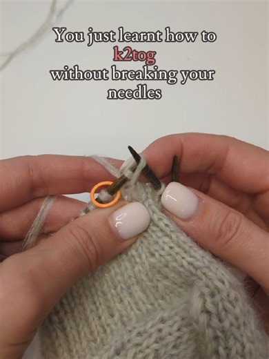 Have you ever struggled with k2tog? It can be so tough when working with non-elastic yarn or at a very tight gauge. I was making my dad a pair of socks for Christmas, and since he likes them extra warm and made from real wool, a very tight gauge will help them last longer. I found it almost impossible to do a regular k2tog the usual way, so this alternative was very handy. 🧶 One of my New Year's resolutions is to use up more of my stash than I acquire, and socks are such a great way to do that.